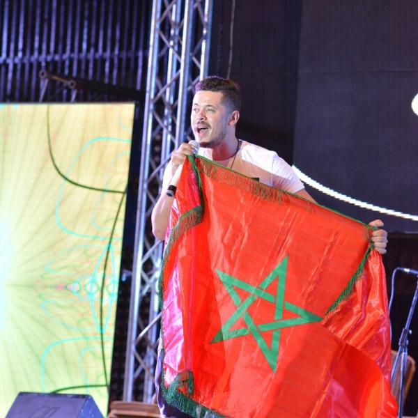 بالصور : مصر تكرم المغربي " عادل أصيل " بحضور ألمع نجوم الفن بالوطن العربي