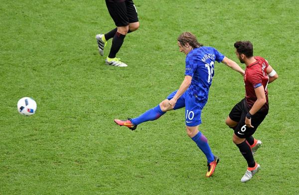 يورو 2016 .. كرواتيا تهزم تركيا بهدف مودريتش العالمي