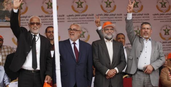 نقابة البيجيدي تستغل تعثر الحوار الاجتماعي لتطلب من بنكيران الزيادة في الأجور