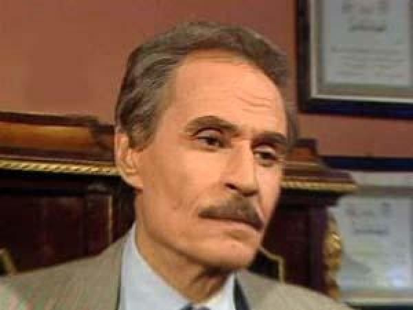 عزت العلايلي يجتاز أزمة قلبية عنيفة