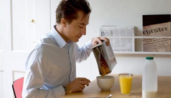 الأطعمة التي يحتاجها الجسم كل يوم على مدار الساعة