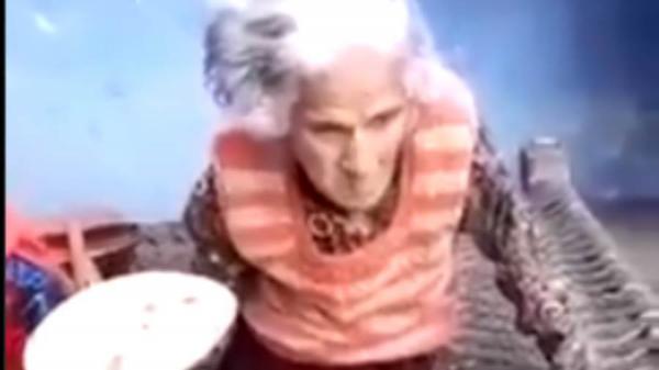 شاب يحبس والدته العجوز 9 أيام بدون طعام وشراب بمساعدة زوجته