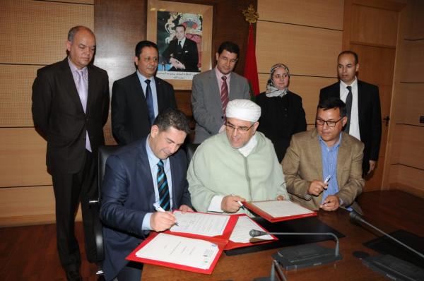 بالصور:حقوق الإنسان في صلب اتفاقية بين "أمزازي" و"الرميد" و"منتدى المواطنة"