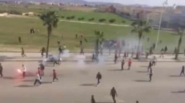 السيوفة و''الماء القاطع'' في مباراة لكرة القدم بالناظور