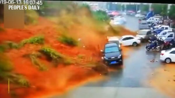 انهيار أرضي قوي يضرب مدينة صينية مخلفا خسائر مادية فادحة