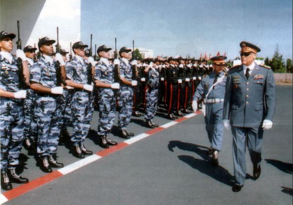 الفايسبوك و الواتساب ممنوعان في المدرسة الملكية للدرك لهذا السبب ...