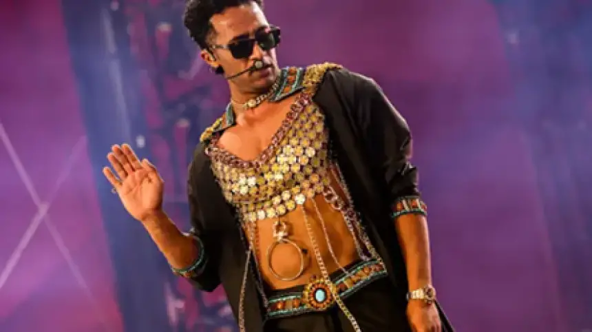 محمد رمضان يعلّق بطريقته الخاصة على الجدل حول إطلالته الأخيرة