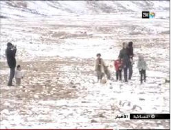 تساقط التلوج بصحراء الراشدية 