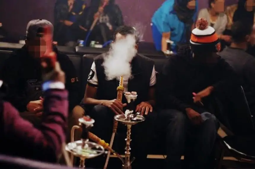 الحسيمة.. مقاهي الشيشة تحت مجهر الأمن وحملات متواصلة تطيح بالمخالفين