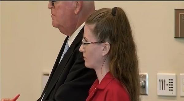 نباتية تتسبب في وفاة رضيعها بعد إخضاعه لحمية قاسية