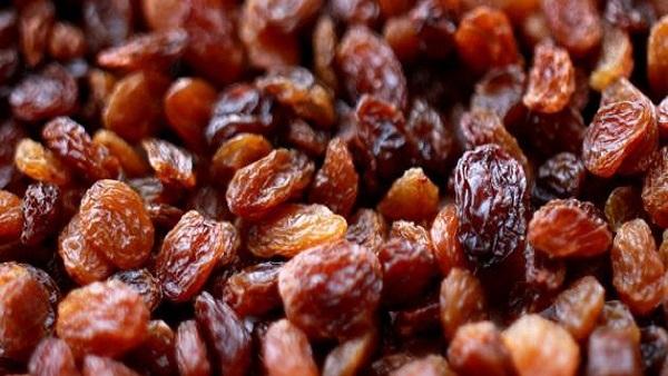 لماذا كان النبي صلى الله عليه وسلم يأكل الزبيب دائماً ؟!    !