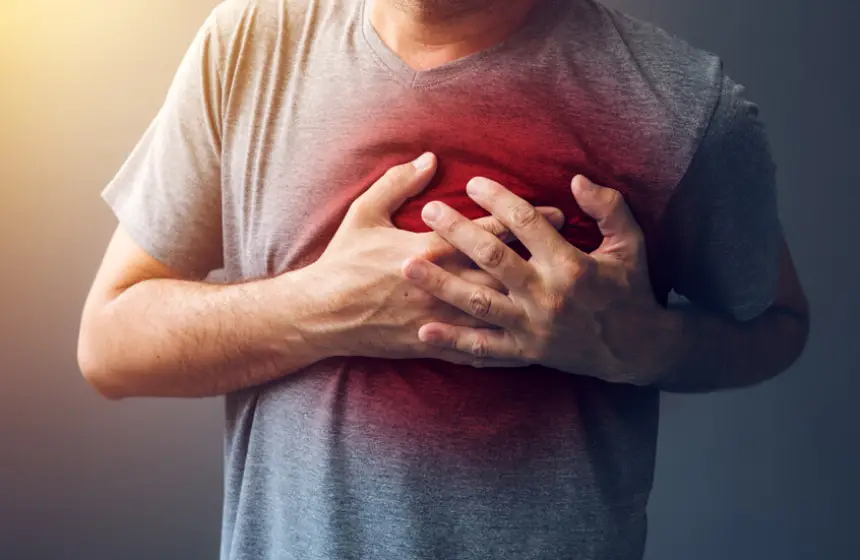 لا تتجاهلها!.. أعراض قد تظهر قبل النوبة القلبية بـ48 ساعة