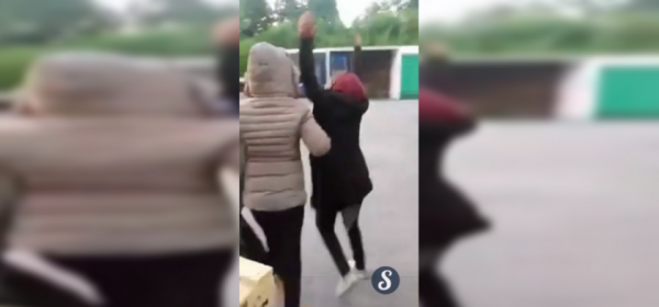 سائق هولندي يخدع مهاجرتين سريتين بمقلب خبيث