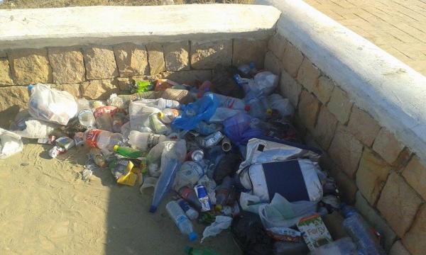 بالصور : نموذج للاهمال في أحد شواطئ المغرب .. شواطئ أم مطارح أزبال ! 