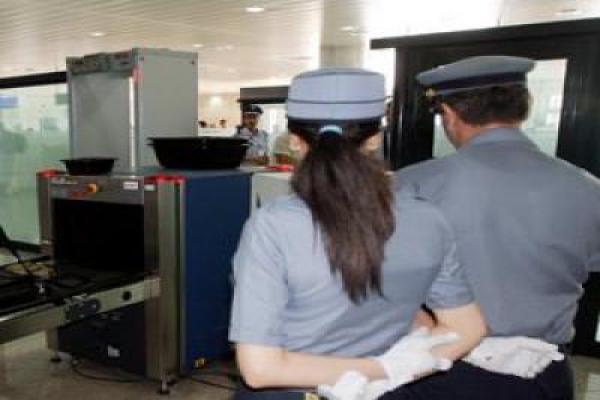 حجز 1460 غراما من الكوكايين بحوزة فتاة رومانية بمطار محمد الخامس