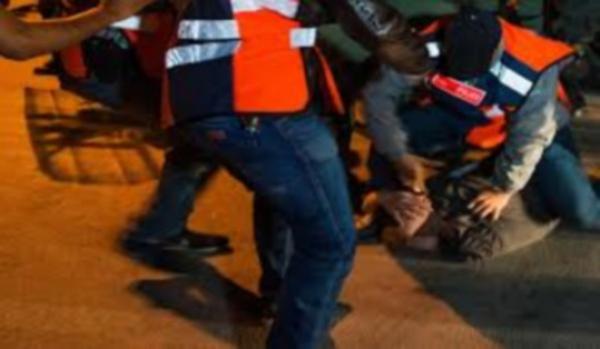 إطلاق 3 رصاصات على مجرم مسلح بالحسيمة بعد تعريضه أفراد دورية أمنية لخطر محقق