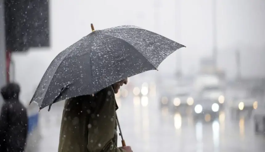 نشرة إنذارية جديدة.. أمطار قوية مرتقبة ابتداءً من مساء السبت بعدد من المناطق الشمالية