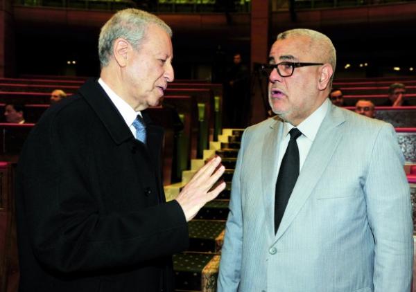 رئيس الحكومة في موقف حرج بسبب اتهاماته لرجال التعليم