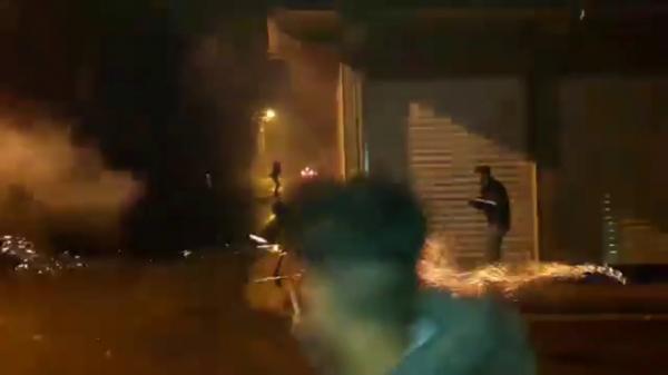 بالفيديو:شباب يلعبون لعبة الموت بالمفرقعات في ليلة عاشوراء بالبيضاء