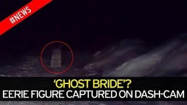 بالفيديو: امرأة تفاجأ بشبح عروس يمر أمام سيارتها