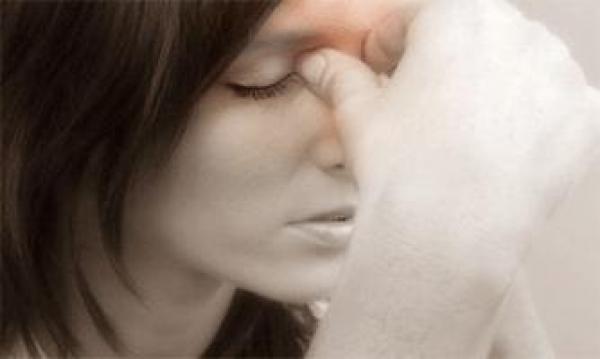 أحدث طريقة لتخفيف الصداع في 15 دقيقة