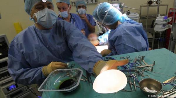 عمليات جراحة تكبير الثدي.. طرقها ومخاطرها!