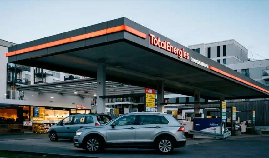 الاتحاد الأوروبي يتراجع رسميًا: محركات الاحتراق باقية بعد 2035!