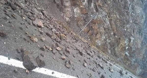 خطر حقيقي يهدد مستعملي الطريق الساحلية بين تطوان والحسيمة