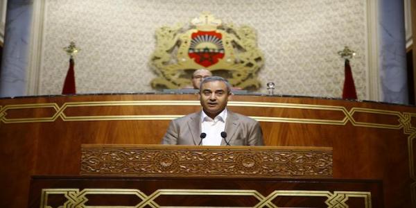 بنعزوز يخاطب الوزراء : أنعموا بأجور سمينة وتعويضات غليظة تُسمَّن بآلام فقراء الوطن..!!!