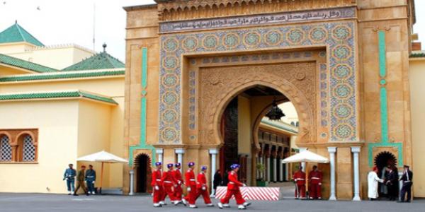 مالك فندق قرب القصر الملكي بالصخيرات يعين مسؤولا جزائريا يتجسس على الزبناء