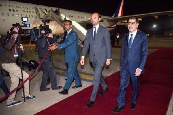 الوزير الأول الفرنسي يحل بالمغرب.. وهذا هو الوفد المرافق له