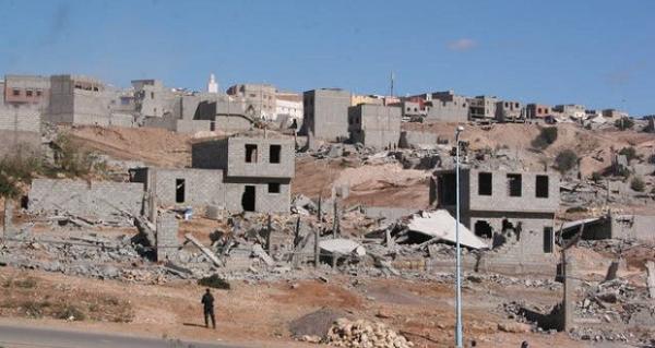 صادم : اعتقال ستة أشخاص على خلفية مواجهات عنيفة بين سكان دوار بطنجة و القوات العمومية بعد هدم عشرات المنازل ( الفيديو )