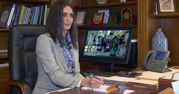 نادية فتاح علوي وزيرة السياحة