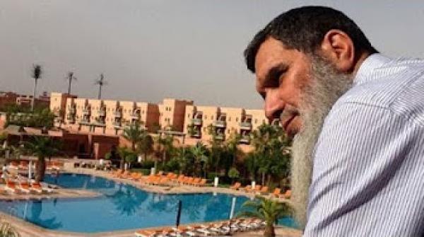 فيديو خاص يروي من خلاله الفيزازي اين عاش قبل ان يصبح شيخا مشهورا بالمغرب