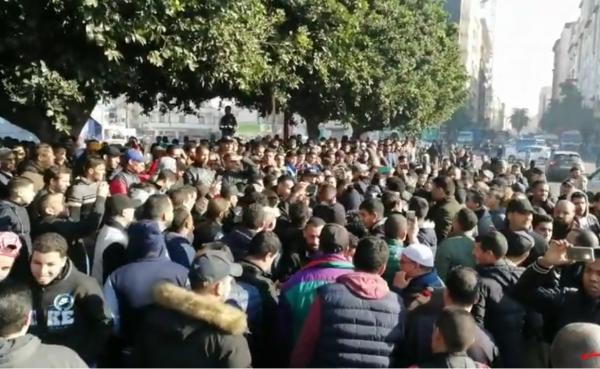 وقفة إحتجاجية لتجار درب عمر و بن جدية بالدار البيضاء