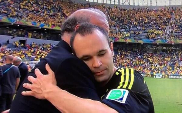 قالتها الصورة : صورة انيستا تؤكد قرب رحيل ديل بوسكي عن لاروخا