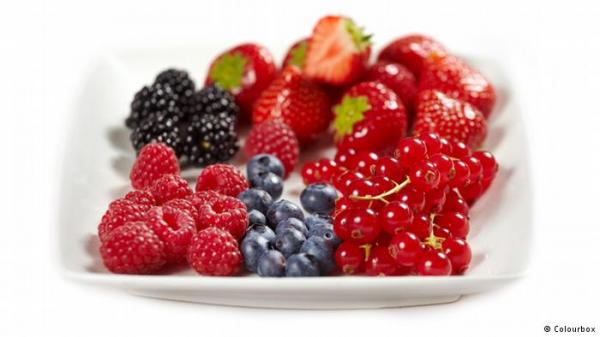 لهذا السبب عليك تناول الفاكهة في الصباح