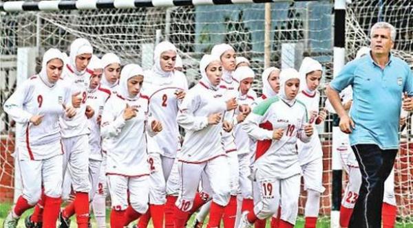فضيحة تهز الوسط الرياضي في إيران: 8 رجال في منتخب السيدات