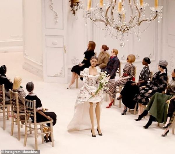 بسبب كورونا ...عرض أزياء بـ"دمى متحركة" بدلا من العارضات(فيديو)