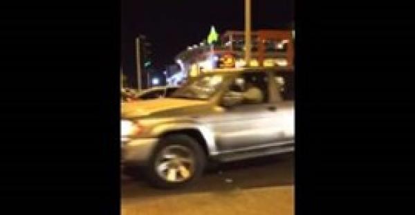 بالفيديو.. شاهد كيف هرب تاجر مخدرات بطريقة هوليودية من الشرطة السعودية