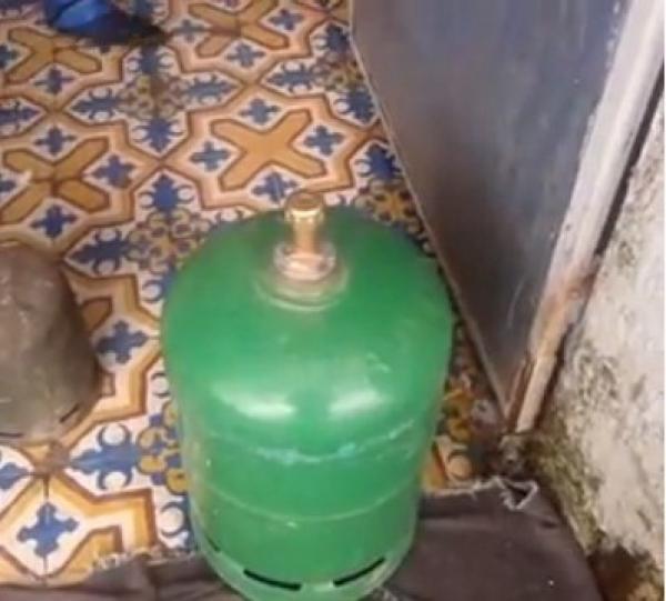 مواطن يتهم جهات بالغش في بعض المواد الأساسية