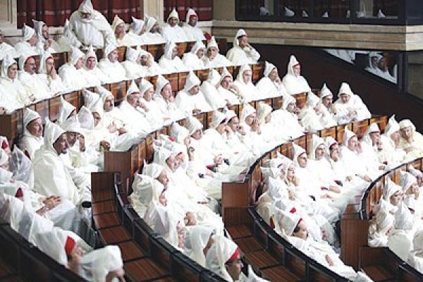 برلمانيو الأغلبية يقترحون إعفائهم من ضريبة التضامن