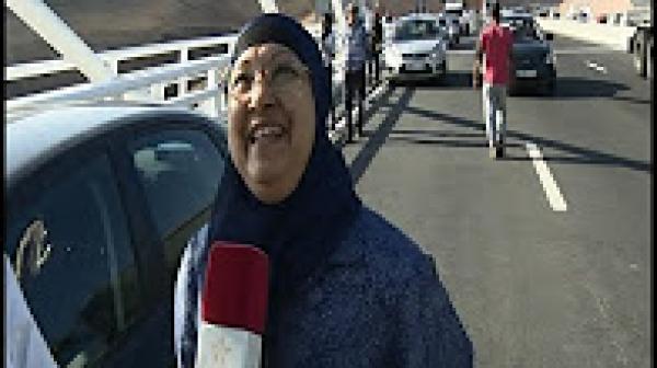 المغاربة يستمتعون بافتتاحهم لقنطرة محمد السادس