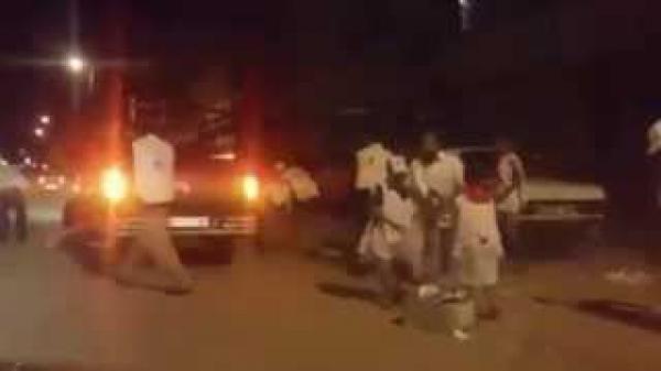 بادرة جميلة من أحزاب مغربية تنظف شوارعها من مخلفات حملاتها الإنتخابية