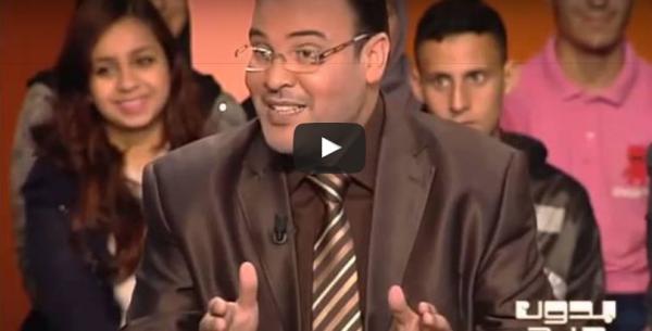تعليق طريف وواقعي لعبد الرحيم العطري عن علاقتنا بالهاتف النقال