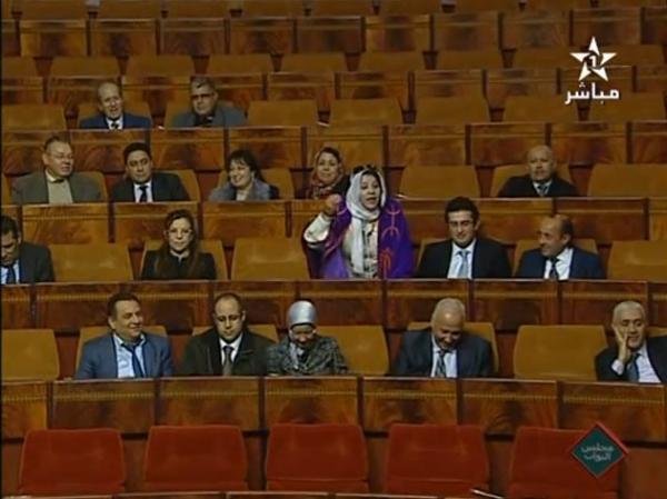 نائبة رفضت ان تسكت فأجابها وزير الاوقاف بالامازيغية
