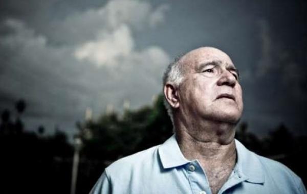 دراسة: البطالة تسرع شيخوخة الرجل