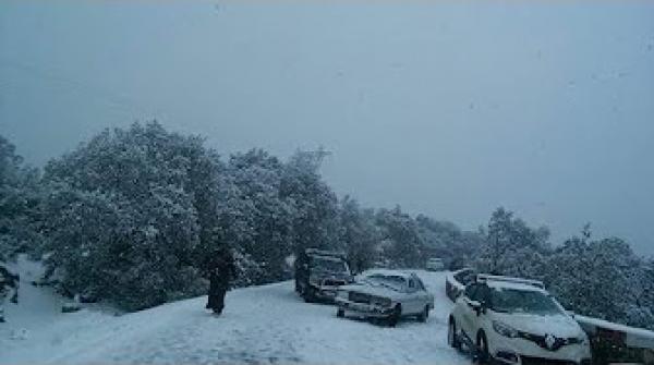 الثلوج تعزل أزيلال