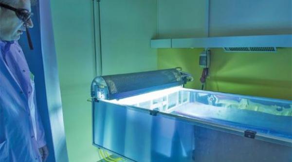 دراسة: الضوء الأزرق قبل الجراحة يقلل الإصابة بتلف الأنسجة