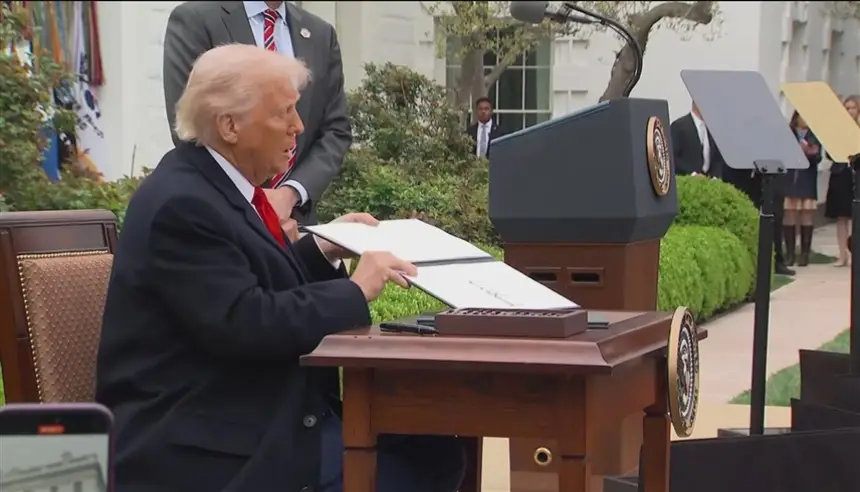 رسوم ترامب الجمركية تُشعل الاقتصاد العالمي وتُهدد جيب المستهلك